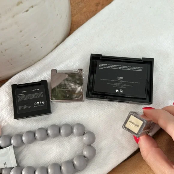 Makeup eyeshadow lashes bundle NEW! - Picture 4 of 5